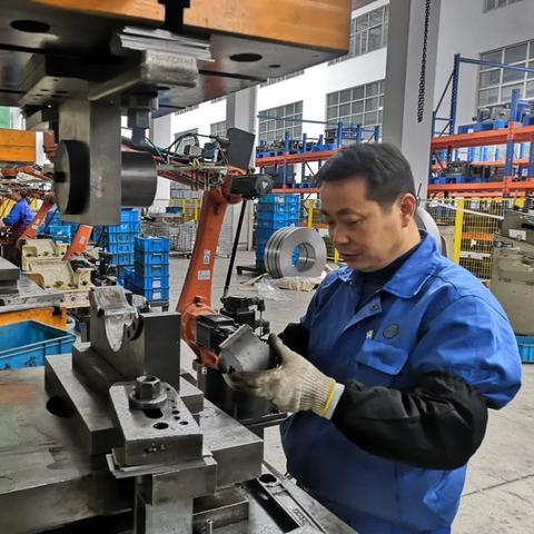 成都工贸职业技术学院（成都工贸职业技术学院，培育工匠精神的摇篮）